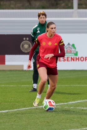 24.02.2026, xgrfx, Fussball DFB-Medientermine, Deutsche Frauennationalmannschaft - Training v.l. Jule Brand (Deutsche Frauennationalmannschaft) (DFL DFB REGULATIONS PROHIBIT ANY USE OF PHOTOGRAPHS as IMAGE SEQUENCES and or QUASI-VIDEO) Frankfurt am Main