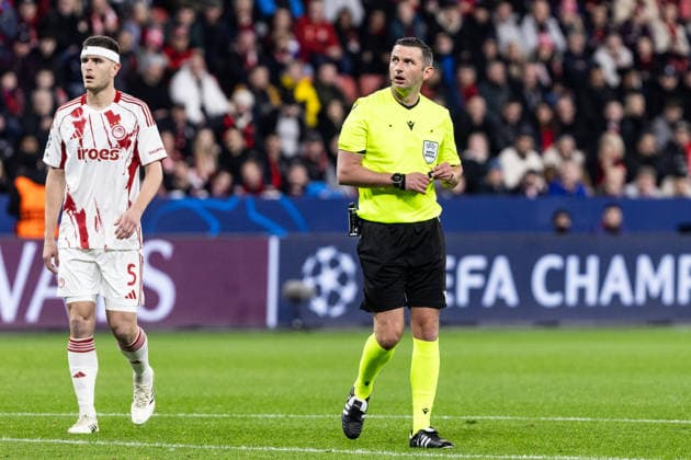 UEFA Champions League: Bayer 04 Leverkusen - Olympiacos FC; 24.02.2026 Michael Oliver (Schiedsrichter, England) UEFA Champions League: Bayer 04 Leverkusen - Olympiacos FC; BayArena, Leverkusen; 24.02.2026 Copyright: xBEAUTIFULxSPORTS Buriakovx