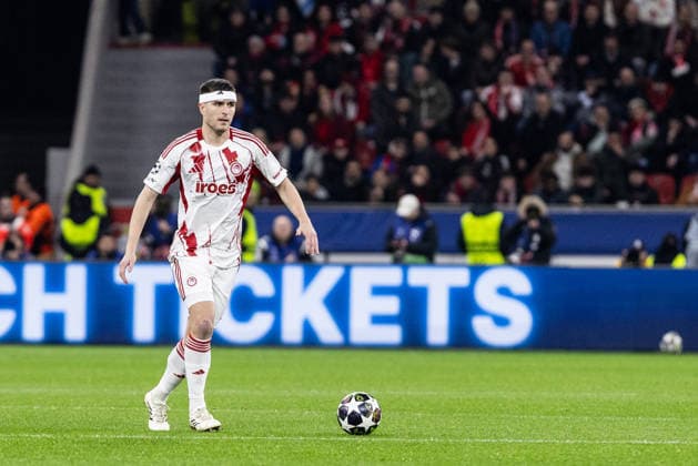 UEFA Champions League: Bayer 04 Leverkusen - Olympiacos FC; 24.02.2026 Lorenzo Pirola (Olympiacos FC, 5) UEFA Champions League: Bayer 04 Leverkusen - Olympiacos FC; BayArena, Leverkusen; 24.02.2026 Copyright: xBEAUTIFULxSPORTS Buriakovx