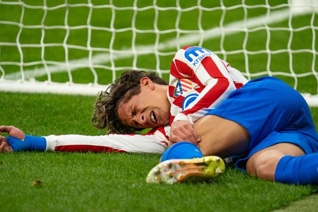 Giuliano Simeone (N20) in the ground in pain during UEFA Champions League match between Atletico de Madrid and Club Brugge KV at the Estadio Riyadh Air Metropolitano in Madrid, Spain Copyright: xAndresxLopezxSheridanxx xSPPx Sportspressphoto_SPR97281