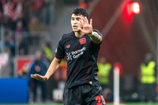 UEFA Champions League 2025 2026 Bayer 04 Leverkusen vs. Olympiakos Piräus, Play-Offs Rückrunde, Dienstag, 23.02.2026 BayArena (Nordrhein-Westfalen, Deutschland) Exequiel Palacios ( 25) Copyright: xCelinaxLeiersx