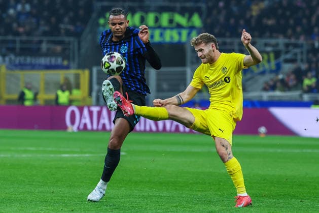 FC Internazionale vs FK Bodo Glimt - UEFA Champions League 2025 26 League Knockout Play-off Second Leg - 24 02 2026 Manuel Akanji of FC Internazionale competes for the ball with Sondre Brunstad Fet of FK Bodo Glimt during UEFA Champions League 2025 26 League Knockout Play-off Second Leg football match between FC Internazionale and FK Bodo Glimt at San Siro Stadium in Milan Copyright: xBEAUTIFULxSPORTS Carabellix