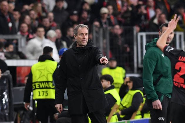 Trainer Kasper Hjulmand (Bayer 04 Leverkusen) gestikuliert, gestik waehrend des Spiels der UEFA Champions League 2025 26, Play-offs, Rückspiel zwischen Bayer 04 Leverkusen und Olympiakos Piräus, BayArena am 24. February 2026 in Leverkusen, Deutschland. (Foto von Ralf Treese DeFodi Images) +++ Trainer Kasper Hjulmand (Bayer 04 Leverkusen) gestures during the UEFA Champions League 2025 26 League Knockout Play-off Second Leg match between Bayer 04 Leverkusen and Olympiacos FC at BayArena on February 24, 2026 in Leverkusen, Germany. (Photo by Ralf Treese DeFodi Images) -