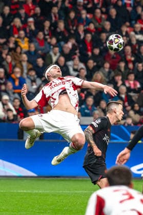 UEFA Champions League 2025 2026 Bayer 04 Leverkusen vs. Olympiakos Piräus, Play-Offs Rückrunde, Dienstag, 23.02.2026 BayArena (Nordrhein-Westfalen, Deutschland) Lorenzo Pirola (Olympiakos Piräus, 5) Copyright: xCelinaxLeiersx