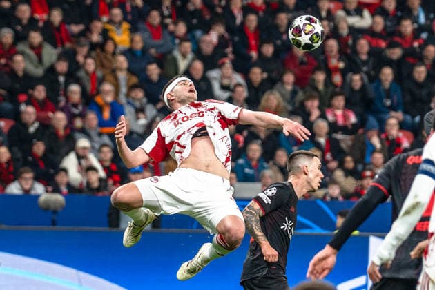 UEFA Champions League 2025 2026 Bayer 04 Leverkusen vs. Olympiakos Piräus, Play-Offs Rückrunde, Dienstag, 23.02.2026 BayArena (Nordrhein-Westfalen, Deutschland) Lorenzo Pirola (Olympiakos Piräus, 5) Copyright: xCelinaxLeiersx