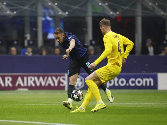 CALCIO - UEFA Champions League - Inter - FC Internazionale vs FK Bodo Glimt Davide Frattesi of FC Inter during the Uefa Champions League, second leg play-off, season 2025 2026, football match between, FC Internazionale Milano v Fotballklubben Bodo Glimt on 24 February 2026 at â?? Giuseppe Meazza Stadium, San Siro, Milan, Italy Photo Nderim Kaceli Milan Italy  Copyright: xIPAxSport ABACAx