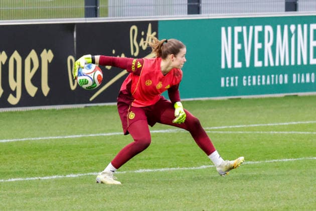 24.02.2026, xgrfx, Fussball DFB-Medientermine, Deutsche Frauennationalmannschaft - Training v.l. Stina Johannes (Deutsche Frauennationalmannschaft) (DFL DFB REGULATIONS PROHIBIT ANY USE OF PHOTOGRAPHS as IMAGE SEQUENCES and or QUASI-VIDEO) Frankfurt am Main