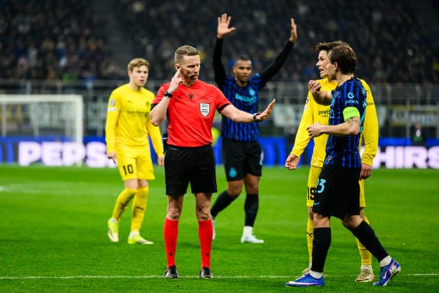 260224 Referee Alejandro Hernandez during the UEFA Champions League football match between Inter and Bodo Glimt on February 24, 2026 in Milan. Photo: Marius Simensen BILDBYRAN COP 238 MM0057 bbeng football fotball fotboll soccer uefa champions league mesterligaen bodo glimt inter fc internazionale milano Copyright: MARIUSxSIMENSEN BB260224BB416