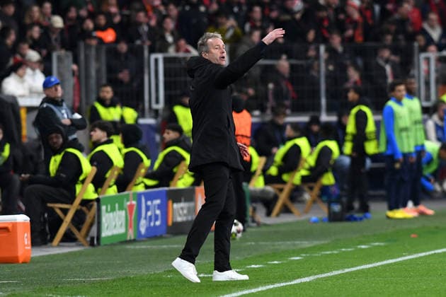 Trainer Kasper Hjulmand (Bayer 04 Leverkusen) gestikuliert, gestik waehrend des Spiels der UEFA Champions League 2025 26, Play-offs, Rückspiel zwischen Bayer 04 Leverkusen und Olympiakos Piräus, BayArena am 24. February 2026 in Leverkusen, Deutschland. (Foto von Ralf Treese DeFodi Images) +++ Trainer Kasper Hjulmand (Bayer 04 Leverkusen) gestures during the UEFA Champions League 2025 26 League Knockout Play-off Second Leg match between Bayer 04 Leverkusen and Olympiacos FC at BayArena on February 24, 2026 in Leverkusen, Germany. (Photo by Ralf Treese DeFodi Images) -