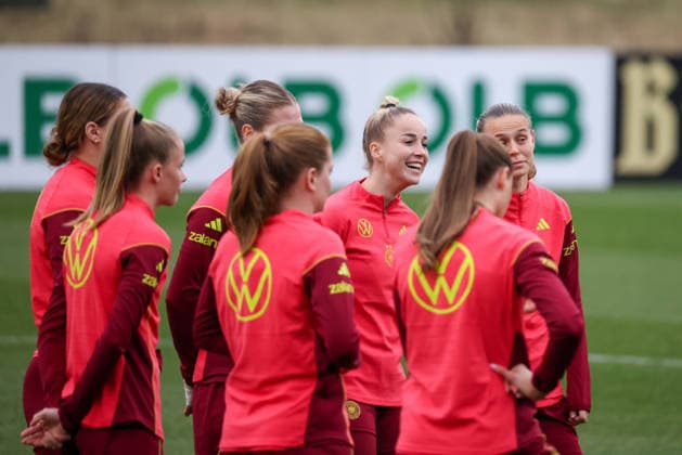 Frankfurt am Main, Deutschland 24. Februar 2026: Vorbereitung auf das Frauen WM-Qualifikationsspiel Deutschland vs. Slovenien - Training Im Bild: Die Spielerinnen der deutschen Fußballnationalmannschaft der Frauen beim Training in Frankfurt Copyright: HMBxMedia MadeleinexFantini