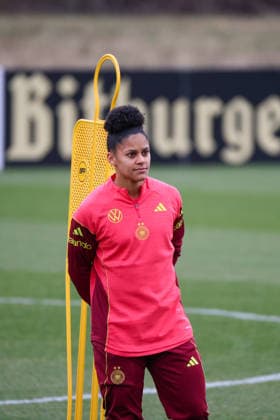 Frankfurt am Main, Deutschland 24. Februar 2026: Vorbereitung auf das Frauen WM-Qualifikationsspiel Deutschland vs. Slovenien - Training Im Bild: Shekiera Martinez (Deutschland) beim Training in Frankfurt Copyright: HMBxMedia MadeleinexFantini