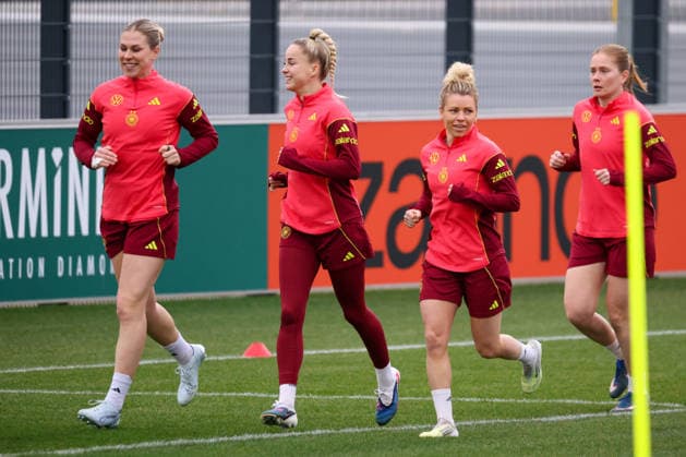 Frankfurt am Main, Deutschland 24. Februar 2026: Vorbereitung auf das Frauen WM-Qualifikationsspiel Deutschland vs. Slovenien - Training Im Bild: v.li. Rebecca Knaak (Deutschland), Giulia Gwinn (Deutschland), Linda Dallmann (Deutschland) und Sjoeke Nüsken Nuesken (Deutschland) Copyright: HMBxMedia MadeleinexFantini
