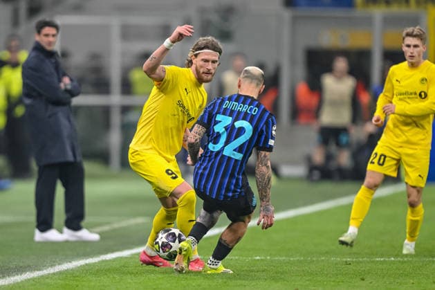 Kasper Hogh (FK Bodo Glimt) und Frderico Dimarco (FC Internazionale Milano) battle for the ball during the UEFA Champions League 2025 26 League Knockout Play-off Second Leg match between FC Internazionale Milano and FK Bodo Glimt at Stadio San Siro on February 24, 2026 in Milan, Italy. (Photo by Harry Langer DeFodi Images) -