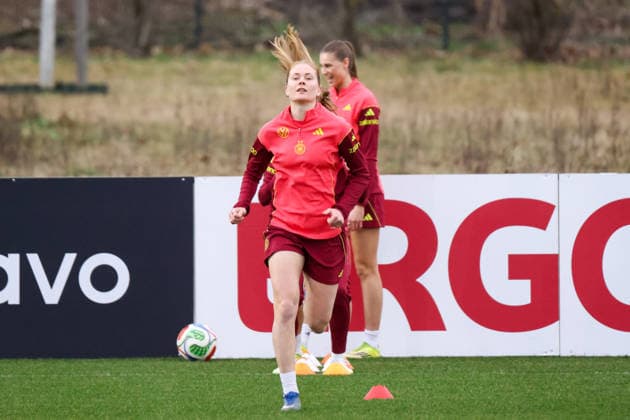 Frankfurt am Main, Deutschland 24. Februar 2026: Vorbereitung auf das Frauen WM-Qualifikationsspiel Deutschland vs. Slovenien - Training Im Bild: Sjoeke Nüsken Nuesken (Deutschland) Copyright: HMBxMedia MadeleinexFantini