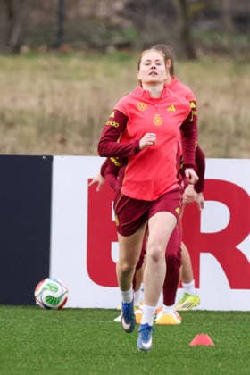 Frankfurt am Main, Deutschland 24. Februar 2026: Vorbereitung auf das Frauen WM-Qualifikationsspiel Deutschland vs. Slovenien - Training Im Bild: Sjoeke Nüsken Nuesken (Deutschland) Copyright: HMBxMedia MadeleinexFantini