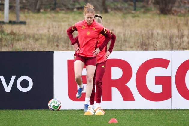 Frankfurt am Main, Deutschland 24. Februar 2026: Vorbereitung auf das Frauen WM-Qualifikationsspiel Deutschland vs. Slovenien - Training Im Bild: Sjoeke Nüsken Nuesken (Deutschland) Copyright: HMBxMedia MadeleinexFantini