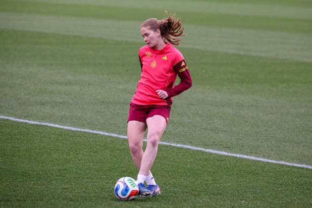 Frankfurt am Main, Deutschland 24. Februar 2026: Vorbereitung auf das Frauen WM-Qualifikationsspiel Deutschland vs. Slovenien - Training Im Bild: Sjoeke Nüsken Nuesken (Deutschland) Copyright: HMBxMedia MadeleinexFantini