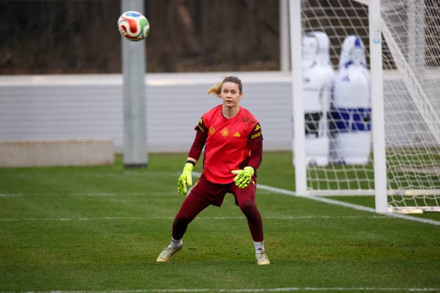 Frankfurt am Main, Deutschland 24. Februar 2026: Vorbereitung auf das Frauen WM-Qualifikationsspiel Deutschland vs. Slovenien - Training Im Bild: Torhüterin Stina Johannes (Deutschland) beim Training in Frankfurt Copyright: HMBxMedia MadeleinexFantini
