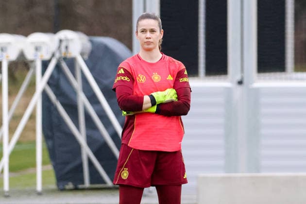 Frankfurt am Main, Deutschland 24. Februar 2026: Vorbereitung auf das Frauen WM-Qualifikationsspiel Deutschland vs. Slovenien - Training Im Bild: Torhüterin Stina Johannes (Deutschland) beim Training in Frankfurt Copyright: HMBxMedia MadeleinexFantini