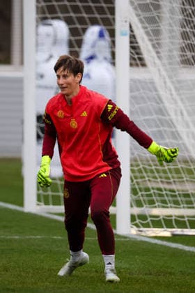 Frankfurt am Main, Deutschland 24. Februar 2026: Vorbereitung auf das Frauen WM-Qualifikationsspiel Deutschland vs. Slovenien - Training Im Bild: Torhüterin Ann-Katrin Berger (Deutschland) beim Training in Frankfurt Copyright: HMBxMedia MadeleinexFantini