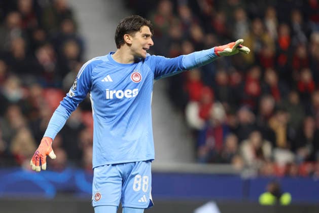 Torwart Konstantinos Tzolakis (Olympiacos FC) gestures during the UEFA Champions League 2025 26 League Knockout Play-off Second Leg match between Bayer 04 Leverkusen and Olympiacos FC at BayArena on February 24, 2026 in Leverkusen, Germany. (Photo by Oliver Kaelke DeFodi Images) -