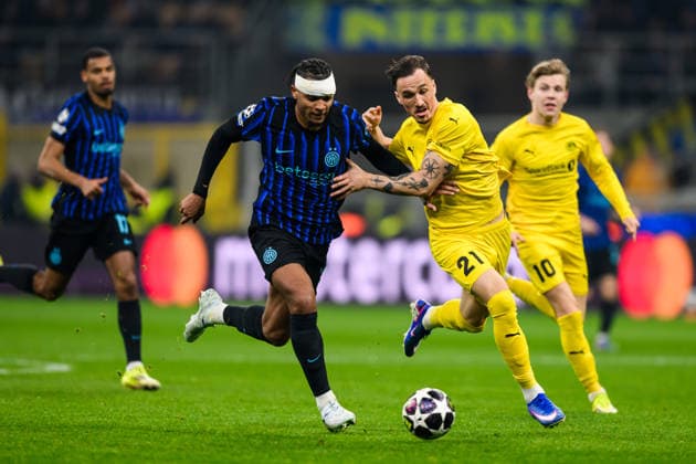260224 Manuel Akanji of Inter and Andreas Helmersen of Bodo Glimt during the UEFA Champions League football match between Inter and Bodo Glimt on February 24, 2026 in Milan. Photo: Marius Simensen BILDBYRAN COP 238 MM0057 bbeng football fotball fotboll soccer uefa champions league mesterligaen bodo glimt inter fc internazionale milano Copyright: MARIUSxSIMENSEN BB260224BB531