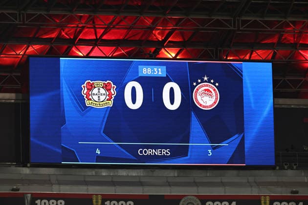 GER, Champions League, Bayer Leverkusen vs Olympiakos Piräus 24.02.2026, BayArena, Leverkusen, GER, Champions League, Bayer Leverkusen vs Olympiakos Piräus im Bild Anzeigentafel Videowall beim Spielstand von 0:0
