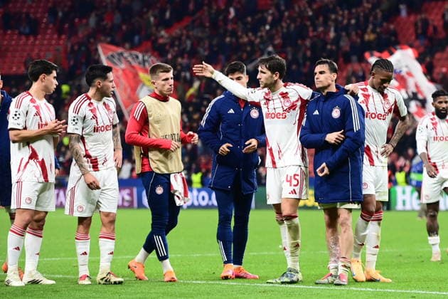 UEFA Champions League - Bayer 04 Leverkusen vs Olympiacos FC - Players of Olympiacos FC react at the end of the UEFA Champions League Play-Offs 2nd leg soccer match between Bayer 04 Leverkusen and Olympiacos FC in BayArena, Leverkusen, Germany, on 24 February 2026. IMAGO ONE INCH PRODUCTIONS LEVERKUSEN GERMANY Copyright: xONExINCHxPRODUCTIONSx 6868737