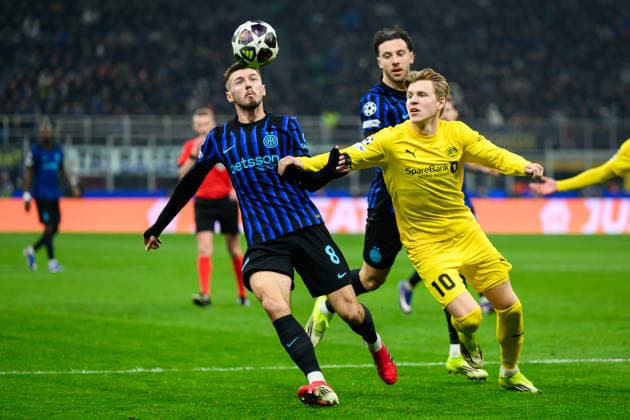 260224 Petar SuÄic of Inter and Jens Petter Hauge of Bodo Glimt during the UEFA Champions League football match between Inter and Bodo Glimt on February 24, 2026 in Milan. Photo: Marius Simensen BILDBYRAN COP 238 MM0057 bbeng football fotball fotboll soccer uefa champions league mesterligaen bodo glimt inter fc internazionale milano Copyright: MARIUSxSIMENSEN BB260224BB611