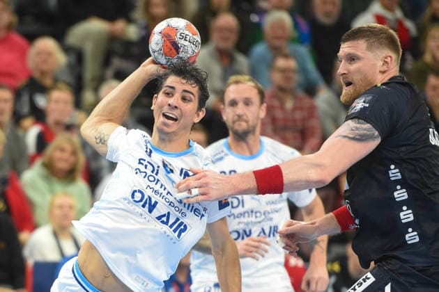 Handball I Herren I Saison 2025-2026 I EHF European League I Hauptrunde I 2. Spieltag I SG Flensburg-Handewitt - Montpellier HB I 24.02.2026 von links Diego Simonet (4, Montpellier HB), Blaz Blagotinsek (43, SG Flensburg-Handewitt) Copyright: xLobeca JanxKirschnerx