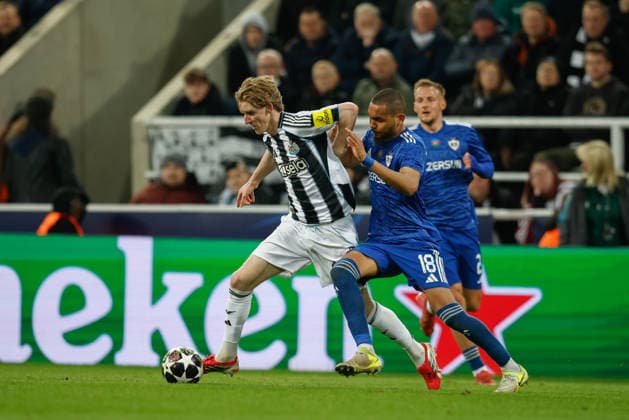 Newcastle United v FK QARABAG, Champions League Anthony Gordon of Newcastle United battles with Dani Bolt of Qarabag FK™ during the Champions League match between Newcastle United and FK QARABAG at St. James s Park, Newcastle, UK on 24 February 2026. Newcastle St. James s Park Tyne and Wear UK Editorial use only , Copyright: xCraigxCowanx PSI-23795-0116