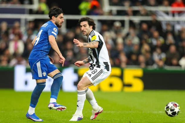 Newcastle United v QarabaÄü FK, UEFA Champions League Sandro Tonali Of Newcastle United battles with Elvin Jafarguliyev of Qarabag FK during the Newcastle United v QarabaÄü FK UEFA Champions League Play-Offs 2nd Leg match at St. James Park, Newcastle Upon Tyne, England on 24 February 2026 Credit: Lee Keuneke Every Second Media Editorial use only. All images are copyright Every Second Media Limited. No images may be reproduced without prior permission. Copyright: xIMAGO EveryxSecondxMediax ESM-1821-0125 LeexKeunekex xEveryxSecondxMediax