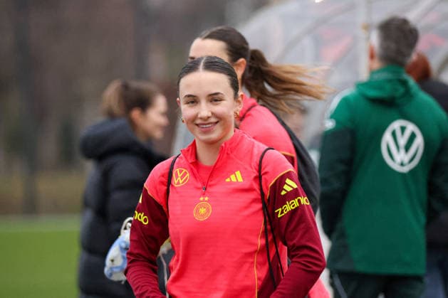 Frankfurt am Main, Deutschland 24. Februar 2026: Vorbereitung auf das Frauen WM-Qualifikationsspiel Deutschland vs. Slovenien - Training der U23 Fußballnationalmannschaft der Frauen Im Bild: Loreen Bender (U23 Deutschland) Copyright: HMBxMedia MadeleinexFantini