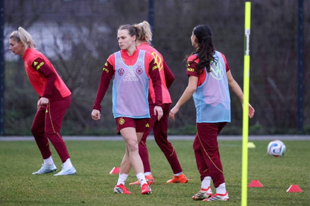 Frankfurt am Main, Deutschland 24. Februar 2026: Vorbereitung auf das Frauen WM-Qualifikationsspiel Deutschland vs. Slovenien - Training der U23 Fußballnationalmannschaft der Frauen Im Bild: Nastassja Lein (U23 Deutschland) Copyright: HMBxMedia MadeleinexFantini
