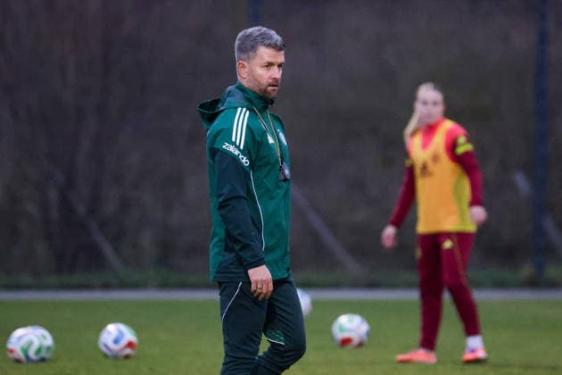 Frankfurt am Main, Deutschland 24. Februar 2026: Vorbereitung auf das Frauen WM-Qualifikationsspiel Deutschland vs. Slovenien - Training der U23 Fußballnationalmannschaft der Frauen Im Bild: Bundestrainer Michael Urbansky (U23 Deutschland) Copyright: HMBxMedia MadeleinexFantini