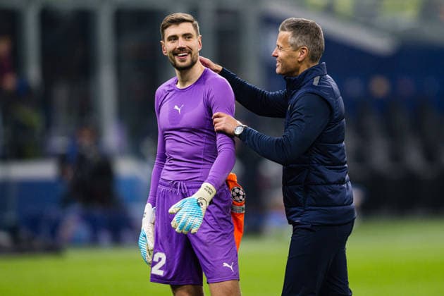 260224 Goalkeeper Nikita Haikin and head coach Kjetil Knutsen of Bodo Glimt after the UEFA Champions League football match between Inter and Bodo Glimt on February 24, 2026 in Milan. Photo: Marius Simensen BILDBYRAN COP 238 MM0057 bbeng bodo glimt fc internazionale milano football fotball fotboll inter mesterligaen soccer uefa champions league Copyright: MARIUSxSIMENSEN BB260224BB653