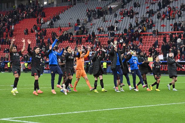 Schlussjubel, jubelnd, Jubel, Begeisterung, Freude, Emotion Bayer Leverkusen Fussball Champions League, Play Offs, Bayer 04 Leverkusen (LEV) - Olympiakos Piraeus (PI) 0-0 am 24.02.2026 in Leverkusen Deutschland. UEFA regulations prohibit any use of photographs as image sequences and or quasi-video Â