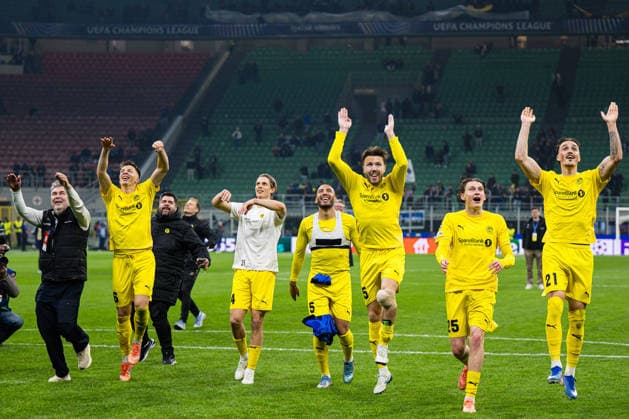 260224 Frode Thomassen, managing director of Bodo Glimt, Jostein Gundersen, Ulrik Saltnes, Haitam Aleesami, Fredrik AndrÃ Bjorkan, Isak Dybvik Määttä and Andreas Helmersen of Bodo Glimt celebrates after the UEFA Champions League football match between Inter and Bodo Glimt on February 24, 2026 in Milan. Photo: Marius Simensen BILDBYRAN COP 238 MM0057 bbeng bodo glimt fc internazionale milano football fotball fotboll inter jubel mesterligaen soccer uefa champions league Copyright: MARIUSxSIMENSEN BB260224BB670