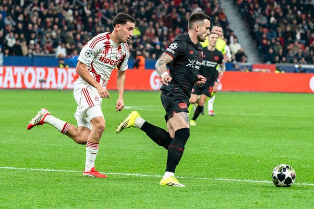 UEFA Champions League 2025 2026 Bayer 04 Leverkusen vs. Olympiakos Piräus, Play-Offs Rückrunde, Dienstag, 23.02.2026 BayArena (Nordrhein-Westfalen, Deutschland) Aleix Garcia ( 24) Santiago Hezze (Olympiakos Piräus, 32) Copyright: xCelinaxLeiersx