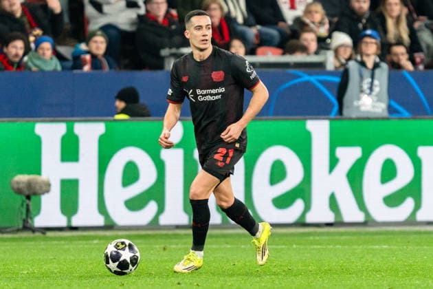 UEFA Champions League 2025 2026 Bayer 04 Leverkusen vs. Olympiakos Piräus, Play-Offs Rückrunde, Dienstag, 23.02.2026 BayArena (Nordrhein-Westfalen, Deutschland) Lucas Vazquez ( 21)am Ball Einzelbild Copyright: xCelinaxLeiersx