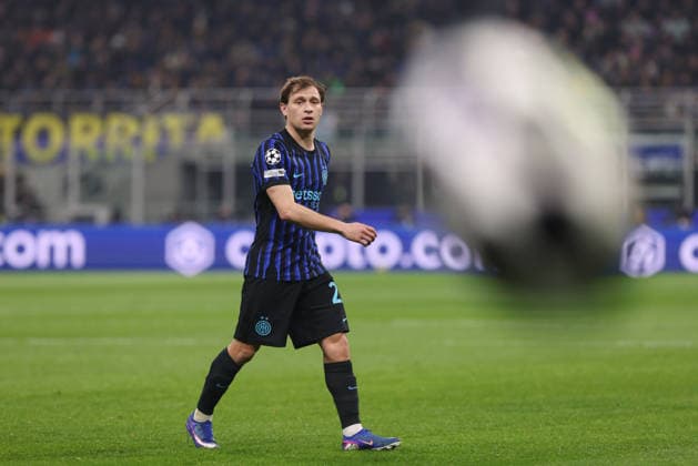FC Inter vs Bodo Glimt, UEFA Champions League 2025 2026 at San Siro Stadium Italy, Milan, 2026 02 24: Nicolò Barella (FC Inter) in front court for corner kick in the first half in the first half during soccer game FC Inter vs Bodo-Glimt, UCL 2025-2026, PlayOff 2nd Leg at San Siro Stadium Italy, Milan, 2026 02 24: FC Inter vs Bodo Glimt, Uefa Champions League 2025 2026, PlayOffs 2nd Leg at San Siro Stadium. Milan Italy San Siro Stadium Copyright: FabrizioxAndreaxBertani