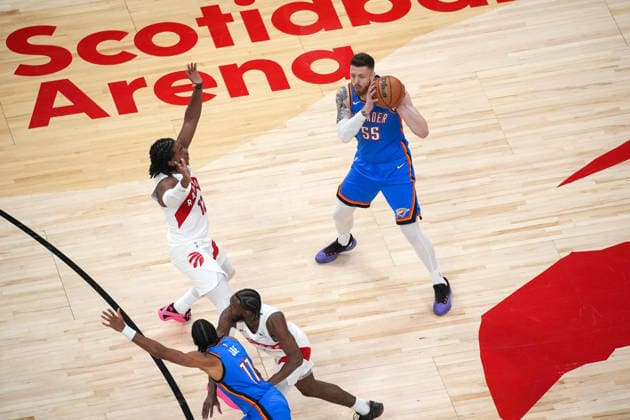 Oklahoma City Thunder vs Toronto Raptors TORONTO, CANADA - FEBRUARY 24 : Isaiah Hartenstein (55) of Oklahoma City Thunder during the NBA, Basketball Herren, USA basketball game between Oklahoma City Thunder and Toronto Raptors at the Scotiabank Arena on February 24, 2026 in Toronto, Ontario, Canada. Mert Alper Dervis Anadolu Toronto Canada. Editorial use only. Please get in touch for any other usage.  Copyright: x2026xAnadoluxMertxAlperxDervisx