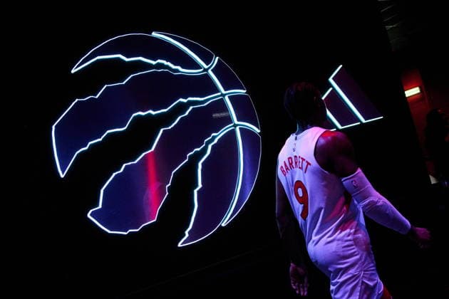 February 24, 2026, Toronto, On, Canada: Toronto Raptors RJ Barrett (9) leaves the court after a loss against the Oklahoma City Thunder in NBA, Basketball Herren, USA basketball action in Toronto, on Tuesday, Feb. 24, 2026. Canada News - February 24, 2026 - ZUMAc35_ 20260224_zaf_c35_116 Copyright: xSammyxKoganx