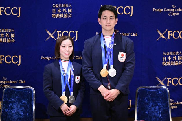 (L-R) Riku Miura, Ryuichi Kihara (JPN), FEBRUARY 25, 2026 - Figure skating, Eiskunstlauf : Japan s Riku Miura and Ryuichi Kihara, the gold medalists in pairs figure skating at the Milano Cortina Winter Olympics, attend press conference, PK, Pressekonferenz at the Foreign Correspondents Club of Japan in Tokyo, Japan. Noxthirdxpartyxsales  aflo_321211972