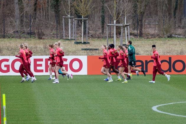 25.02.2026, xgrfx, Fussball DFB-Medientermine, Deutsche Frauennationalmannschaft - Training v.l. Die deutsche Nationalmannschaft trainiert auf dem DFB Campus in Frankfurt. (Deutsche Frauennationalmannschaft) (DFL DFB REGULATIONS PROHIBIT ANY USE OF PHOTOGRAPHS as IMAGE SEQUENCES and or QUASI-VIDEO) Frankfurt am Main