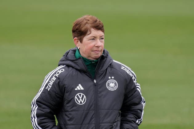 25.02.2026, xgrfx, Fussball DFB-Medientermine, Deutsche Frauennationalmannschaft - Training v.l. Maren Meinert (Deutsche Frauennationalmannschaft) (DFL DFB REGULATIONS PROHIBIT ANY USE OF PHOTOGRAPHS as IMAGE SEQUENCES and or QUASI-VIDEO) Frankfurt am Main