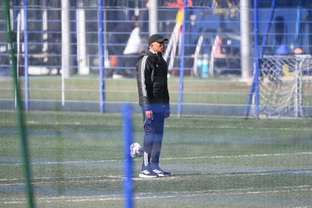 Paris FC Training Session - Paris This pictures shows Antoine Kombouare the new coach of Paris FC during his first training session with Paris FC in Orly, near Paris, France, on February 25, 2026. Photo by Eliot Blondet ABACAPRESS.COM Paris France  Copyright: xBlondetxEliot ABACAx