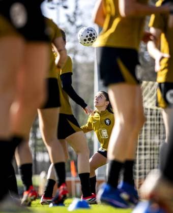 ZEIST - Danielle van de Donk during a training session prior to the Dutch women s World Cup qualifier against Poland. KOEN VAN WEEL ANP xVIxANPxSportx xxANPxIVx 551723064 originalFilename: 551723064.jpg