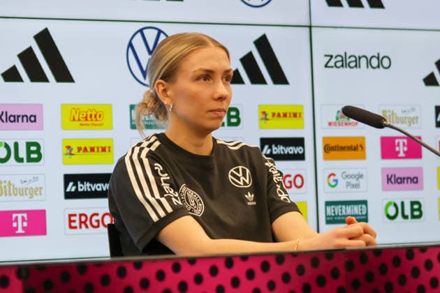 25.02.2026, xgrfx, Fussball DFB-Medientermine, Deutsche Frauennationalmannschaft - Training v.l. Elisa Senß (Deutsche Frauennationalmannschaft) (DFL DFB REGULATIONS PROHIBIT ANY USE OF PHOTOGRAPHS as IMAGE SEQUENCES and or QUASI-VIDEO) Frankfurt am Main