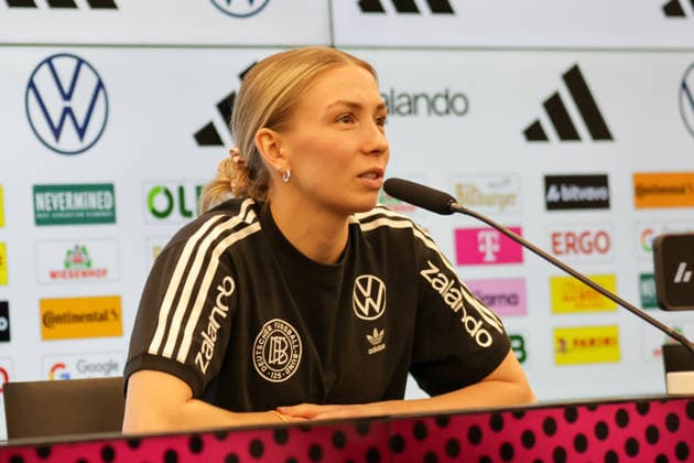 25.02.2026, xgrfx, Fussball DFB-Medientermine, Deutsche Frauennationalmannschaft - Training v.l. Elisa Senß (Deutsche Frauennationalmannschaft) (DFL DFB REGULATIONS PROHIBIT ANY USE OF PHOTOGRAPHS as IMAGE SEQUENCES and or QUASI-VIDEO) Frankfurt am Main